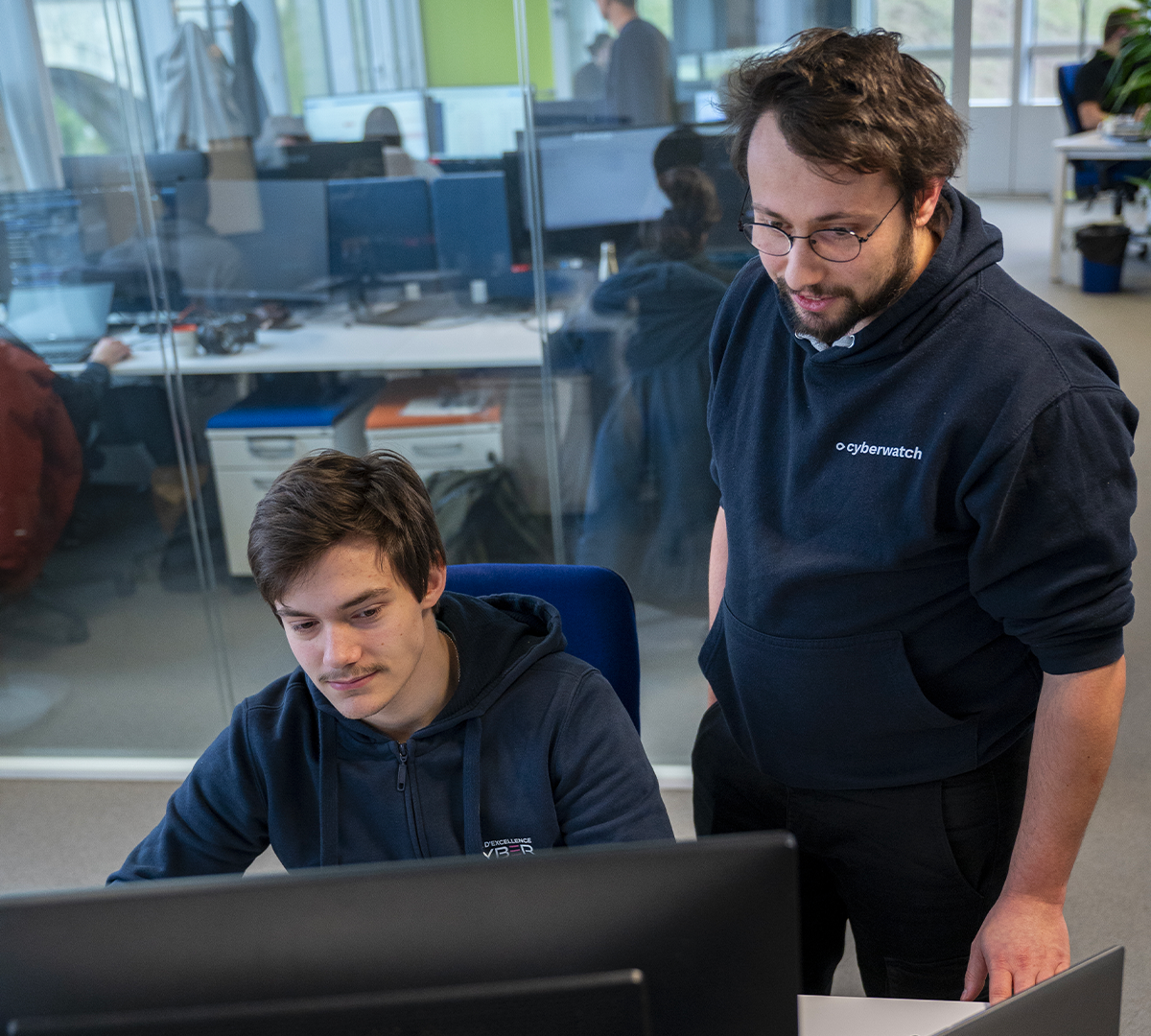 Bureaux de Massy Employés Cyberwatch dans les bureaux de Massy